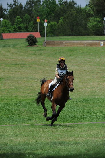 So8ths-5-5-12-XCDay-3378-BeckyBrown-TotallyBroke-DDeRosaPhoto