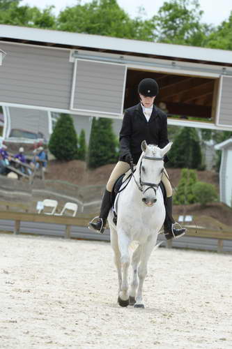 So8ths-5-3-13-Dressage-5667-Kaitlyferrell-BeyondTheLimits-DDeRosaPhoto