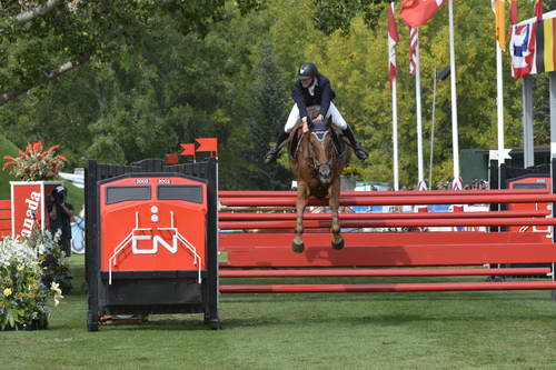 Spruce-Meadows-9-8-13-3582-PieterDevos-Candy-BEL-DDeRosaPhoto