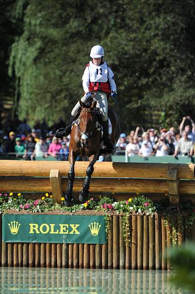 WEG2-10-2-10-EV-XX-3204-Colombo-SelenaOHanlon-DDeRosaPhoto.jpg