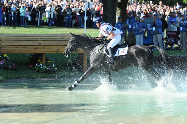 WEG1-10-2-10-EV-XX-DSC_6006-OppositionBuzz-NicolaWilson-DDeRosaPhoto.JPG