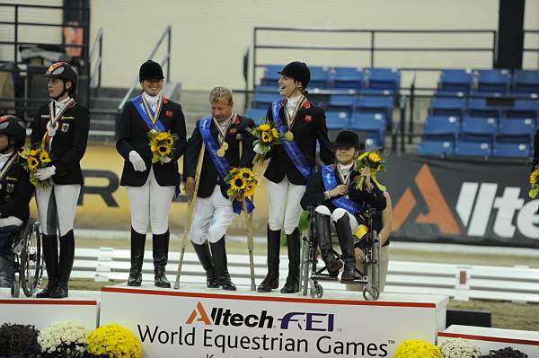 WEG3-10-7-10-Para-Medals-6800-DDeRosaPhoto.jpg