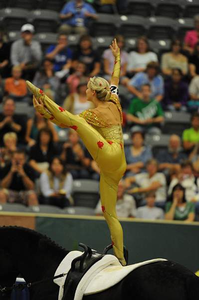 WEG3-10-7-10-Vaulting-5746-DDeRosaPhoto.jpg