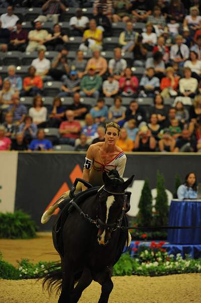 WEG3-10-7-10-Vaulting-5780-DDeRosaPhoto.jpg