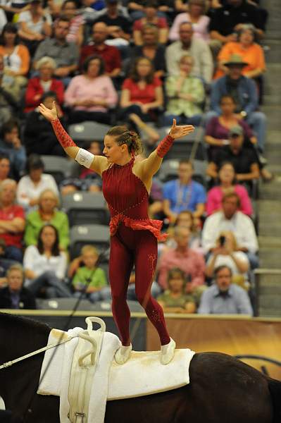 WEG3-10-7-10-Vaulting-5949-DDeRosaPhoto.jpg