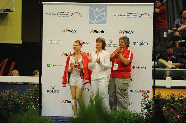WEG3-10-7-10-Vaulting-5957-DDeRosaPhoto.jpg