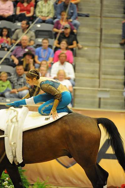WEG3-10-7-10-Vaulting-5965-DDeRosaPhoto.jpg