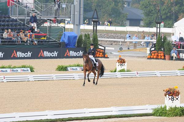 WEG1-9-28-10-DressageGP-5443-DDeRosaPhoto.jpg