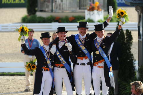 WEG1-9-28-10-DressageGP-7514-EdwardGal-Totilas-DDeRosaPhoto.jpg