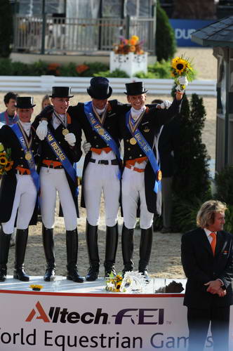 WEG1-9-28-10-DressageGP-7517-EdwardGal-Totilas-DDeRosaPhoto.jpg