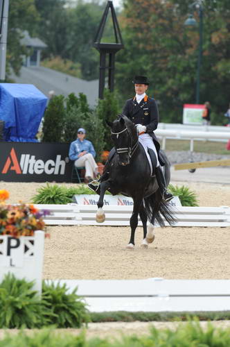 WEG1-9-28-10-DressageGP-6488-EdwardGal-MoorlandsTotilas-DDeRosaPhoto.jpg
