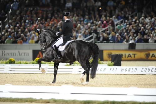 WEG2-10-1-10-DRE-Freestyle-2634-EdwardGal-Totilas-DDeRosaPhoto.jpg