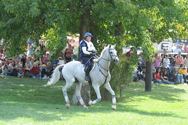 WEG2-10-2-10-EV-XX-5373-CourageousComet-RebeccaHolderosaPhoto.jpg