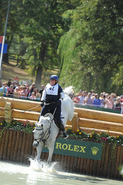 WEG2-10-2-10-EV-XX-5406-CourageousComet-RebeccaHolderosaPhoto.jpg