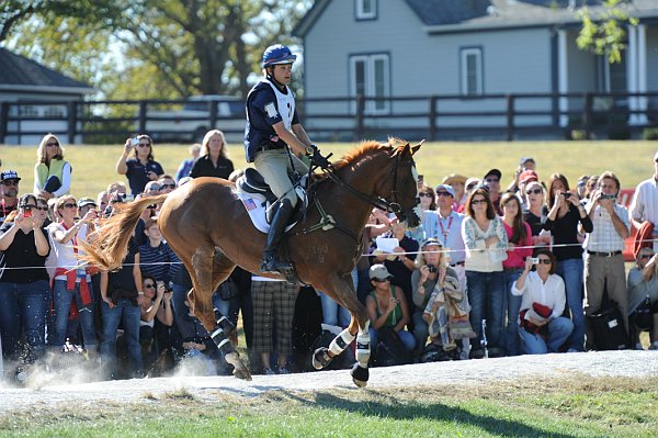 WEG2-10-2-10-EV-XX-3104-NevilleBardos-BoydMartin-DDeRosaPhoto.jpg
