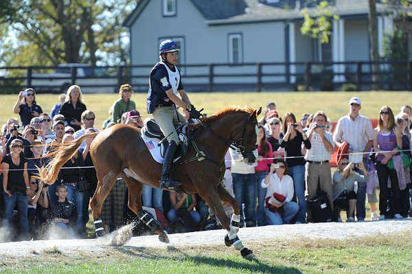 WEG2-10-2-10-EV-XX-3105-NevilleBardos-BoydMartin-DDeRosaPhoto.jpg