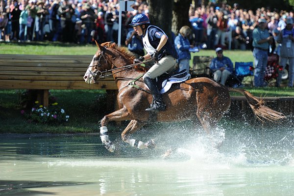 WEG2-10-2-10-EV-XX-3142-NevilleBardos-BoydMartin-DDeRosaPhoto.jpg