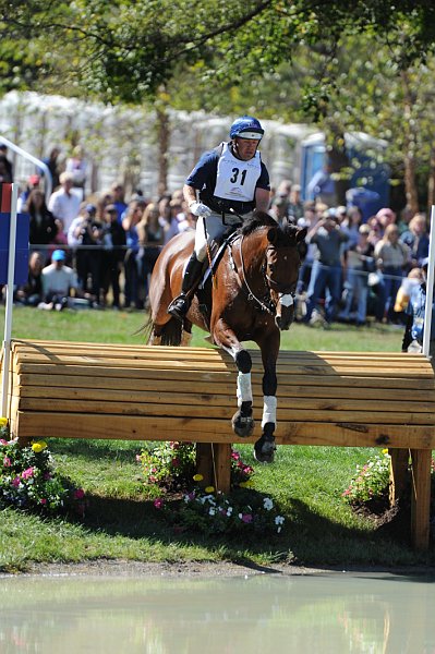 WEG2-10-2-10-EV-XX-4046-BAllyNoeCastleRM-BuckDavidson-DDeRosaPhotoBa.jpg