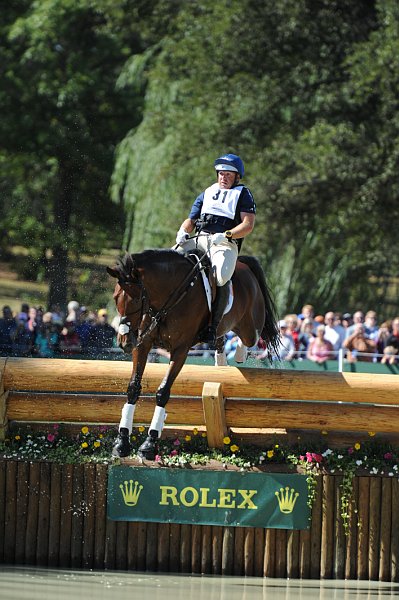 WEG2-10-2-10-EV-XX-4071-BAllyNoeCastleRM-BuckDavidson-DDeRosaPhotoBa.jpg