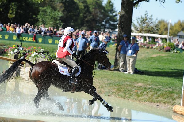 WEG2-10-2-10-EV-XX-4164-Gin-Juice-HawleyBennettAwad-DDeRosaPhoto.jpg