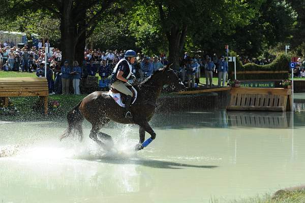 WEG2-10-2-10-EV-XX-5122-KarenOConnor-Mandiba-DDeRosaPhoto.jpg