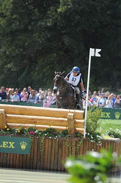WEG2-10-2-10-EV-XX-5145-KarenOConnor-Mandiba-DDeRosaPhoto.jpg