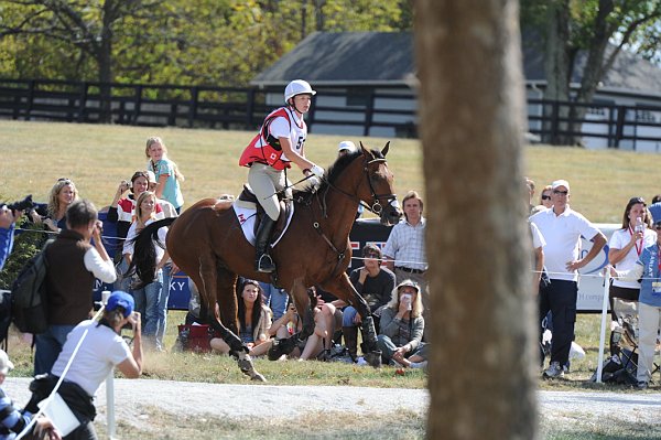 WEG2-10-2-10-EV-XX-5227-PortAuthority-StephanieRhodes-Bosch-DDeRosaPhoto.jpg