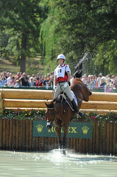 WEG2-10-2-10-EV-XX-5256-PortAuthority-StephanieRhodes-Bosch-DDeRosaPhoto.jpg