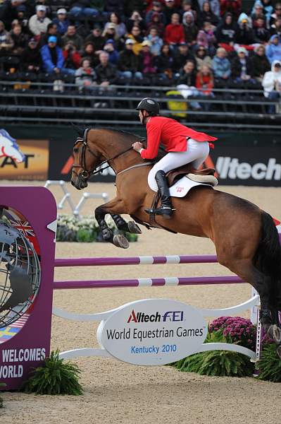 WEG2-10-4-10-SJ-7791-JonathonMillar-Contino14-DDeRosaPhoto.JPG