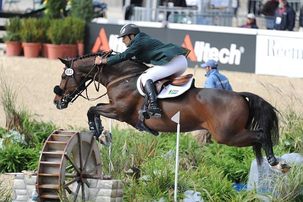WEG2-10-4-10-SJ-8215-CharlesLuyckx-Olilbero-DDeRosaPhoto.JPG