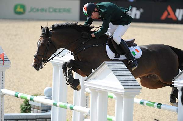WEG2-10-4-10-SJ-8358-DermottLennon-HallmarkElite-DDeRosaPhoto.JPG
