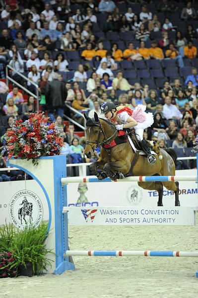 WIHS2-10-28-10-4953-CordiaDeLaubry-Marilyn-Meredith-DDeRosaPhoto.jpg