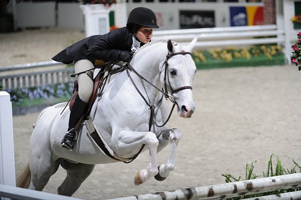 WIHS3-10-31-10-Cl124-LgPnyHtr-9980-Peterpotamus-EmilyWeeks-DDeRosaPhoto.jpg