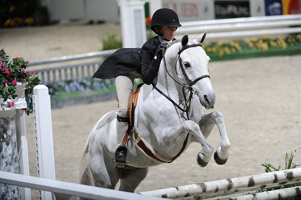 WIHS3-10-31-10-Cl124-LgPnyHtr-9988-Hallelujah-CloeHymowitz-DDeRosaPhoto.jpg