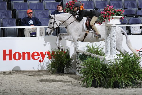 WIHS3-10-31-10-Cl114-MedPnyHtr-9661-Touchdown-ErickaKoscinski-DDeRosaPhoto.jpg