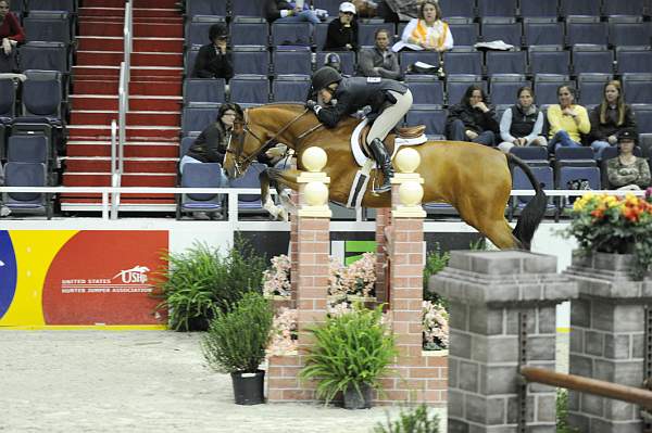 WIHS-10-26-10-Cl13-RgConfHtr-7537-BasesLoaded-KelleyFarmer-DDeRosaPhoto.jpg