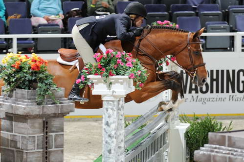 WIHS1-10-26-10-Cl33-2ndYrGrHndyHtr-8383-BasesLoaded-KelleyFarmer-DDeRosaPhoto.jpg