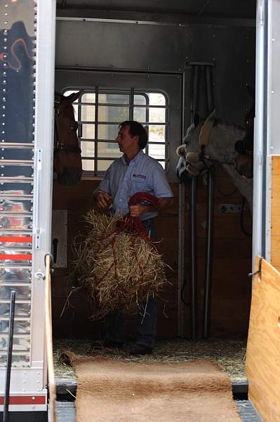 WIHS-10-25-10-Setup-0422-DDeRosaPhoto.jpg