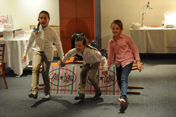 WIHS2-10-30-10-JuniorParty-7971-DDeRosaPhoto.jpg