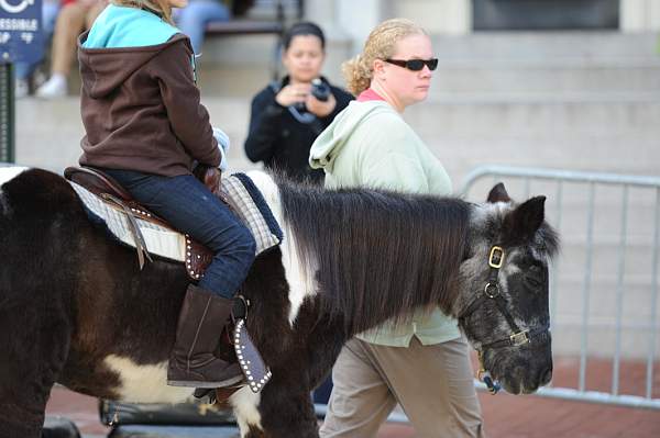 WIHS2-10-30-10-7331-KidsDay-DDeRosaPhoto.jpg