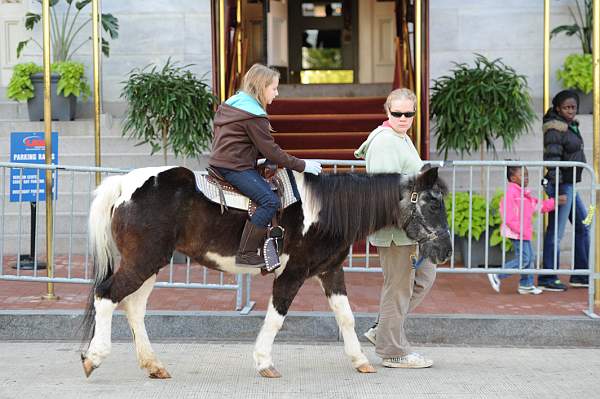 WIHS2-10-30-10-7332-KidsDay-DDeRosaPhoto.jpg