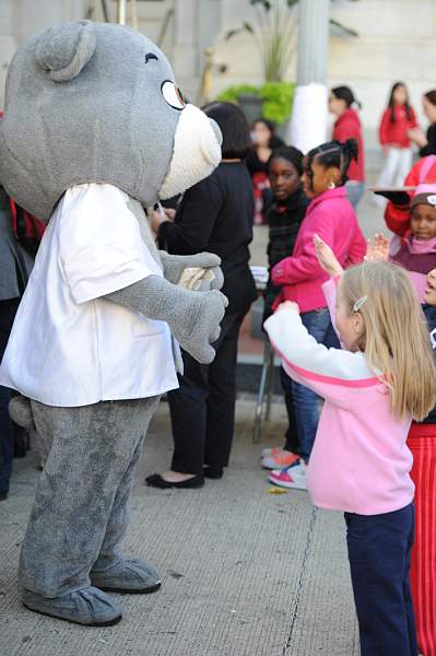 WIHS2-10-30-10-7339-KidsDay-DDeRosaPhoto.jpg