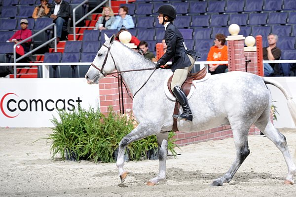 Comcast-WIHS3-10-31-10-Cl191-RegHtrFinalsHrs-0314-RiosMerlin-BridgetLoveMeehan-DDeRosaPhoto.jpg