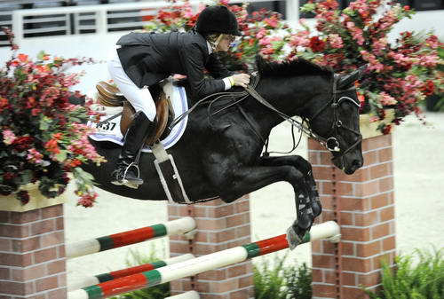 WIHS2-10-27-10-Cl189-WIHSAdCh-2025-KickTheClouds-RebeccaSmith-DDeRosaPhoto.jpg