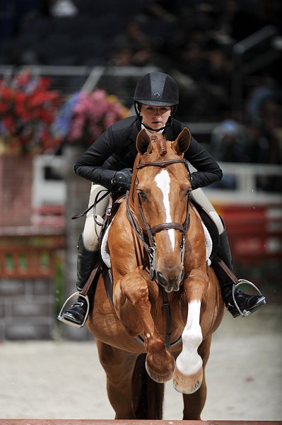 WIHS2-10-29-10-Cl181-WIHSEq-Htr-5769-AbigailMcArdle-Aztec-DDeRosaPhoto.jpg