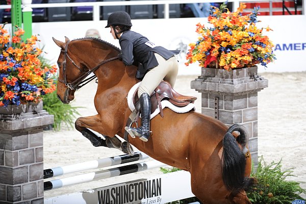 WIHS2-10-30-10-Cl182-WIHSEqJpr-8074-ElizabethDeGolian-Califernia-DDeRosaPhoto.jpg