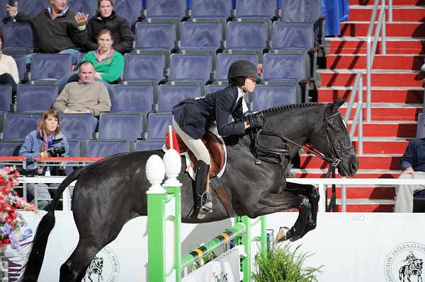 WIHS2-10-30-10-Cl182-WIHSEqJpr-8090-KarenPolle-Logan-DDeRosaPhoto.jpg