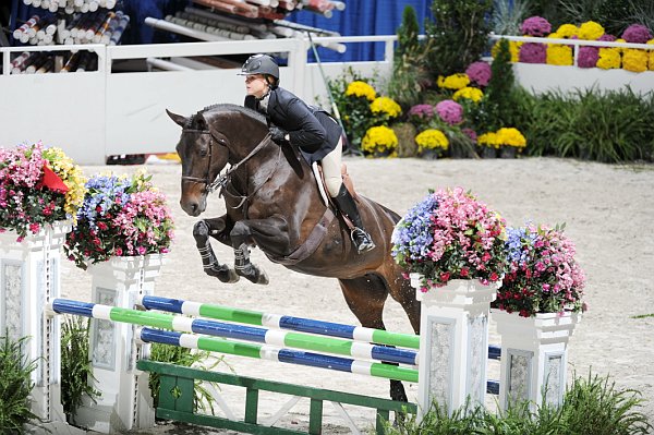 WIHS2-10-30-10-Cl182-WIHSEqJpr-8168-PaulenaJohnson-Catwoman-DDeRosaPhoto.jpg