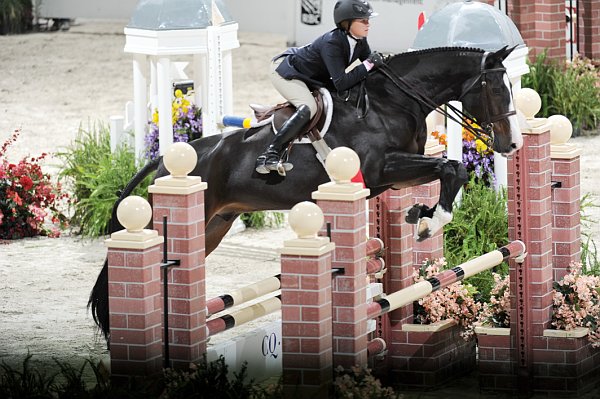 WIHS2-10-30-10-Cl182-WIHSEqJpr-8184-VictoriaColvin-VIPZ-DDeRosaPhoto.jpg