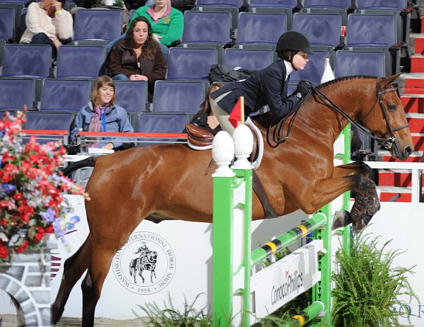 WIHS2-10-30-10-Cl182-WIHSEqJpr-8224-KatieDinan-Borealus-DDeRosaPhoto.jpg